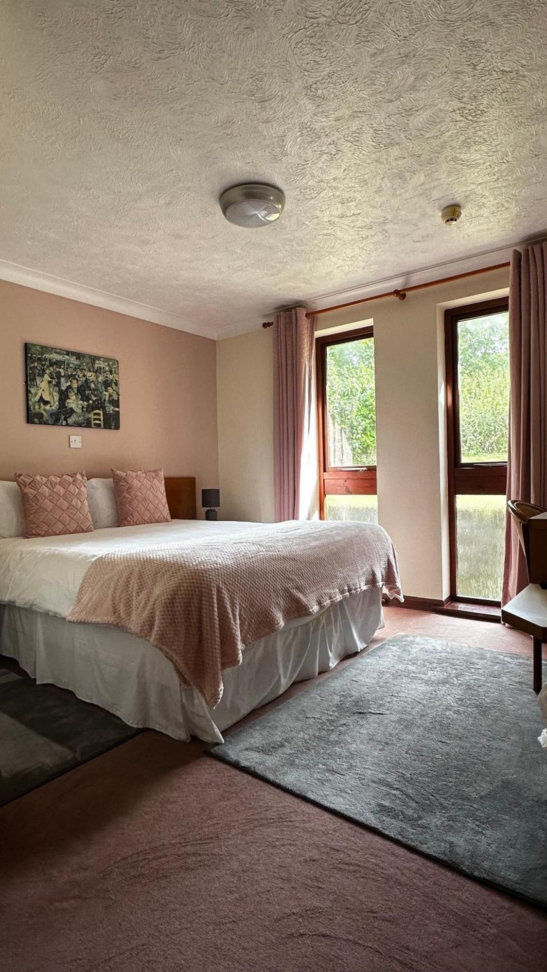 Farmhouse Inn Thaxted エクステリア 写真